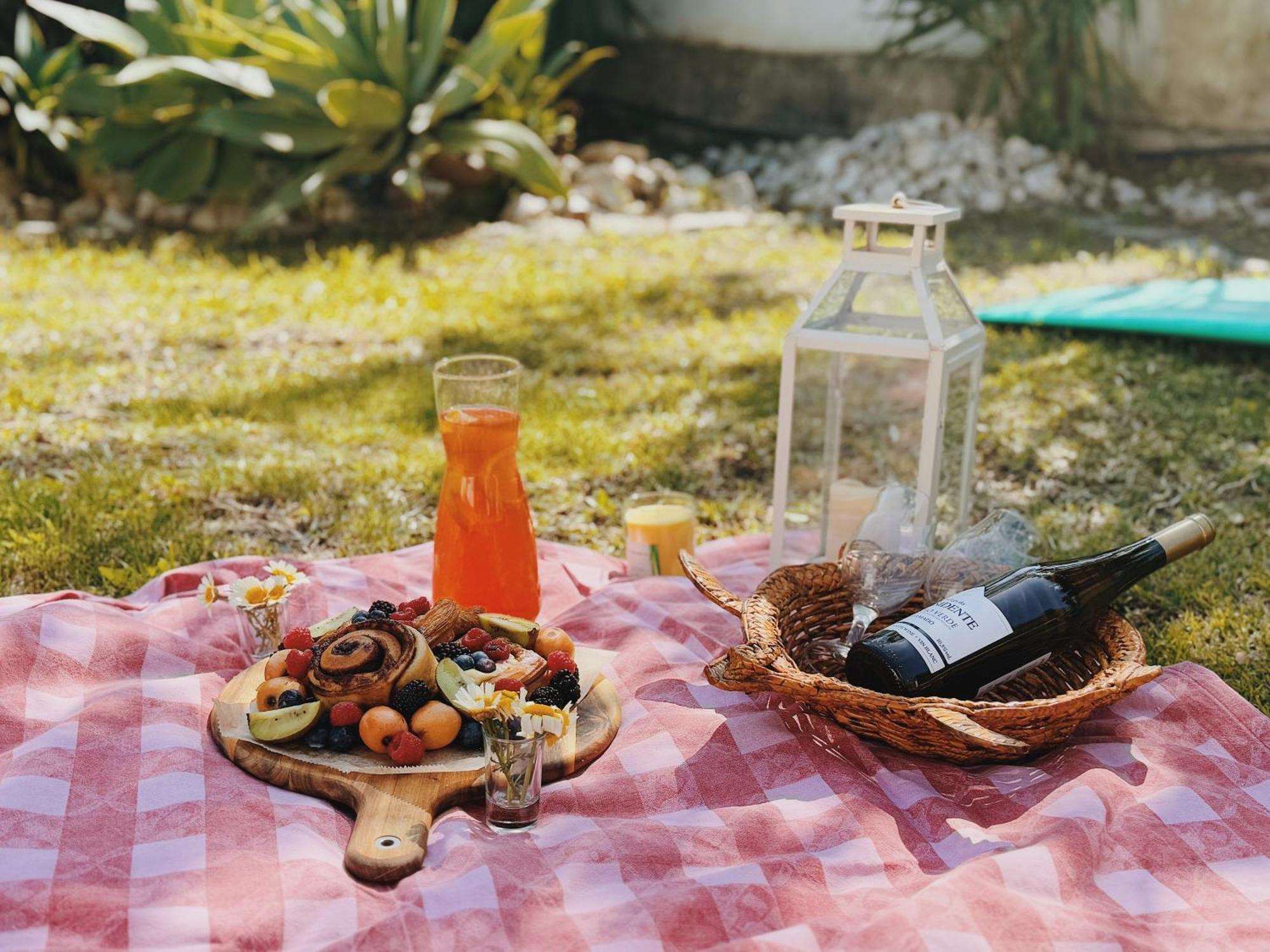 Coastal Garden Paradise Retreat- 6 Min From The Beach Charneca  Εξωτερικό φωτογραφία