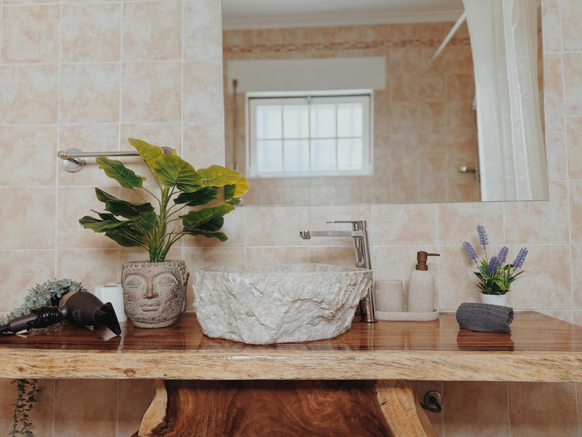 Coastal Garden Paradise Retreat- 6 Min From The Beach Charneca  Εξωτερικό φωτογραφία