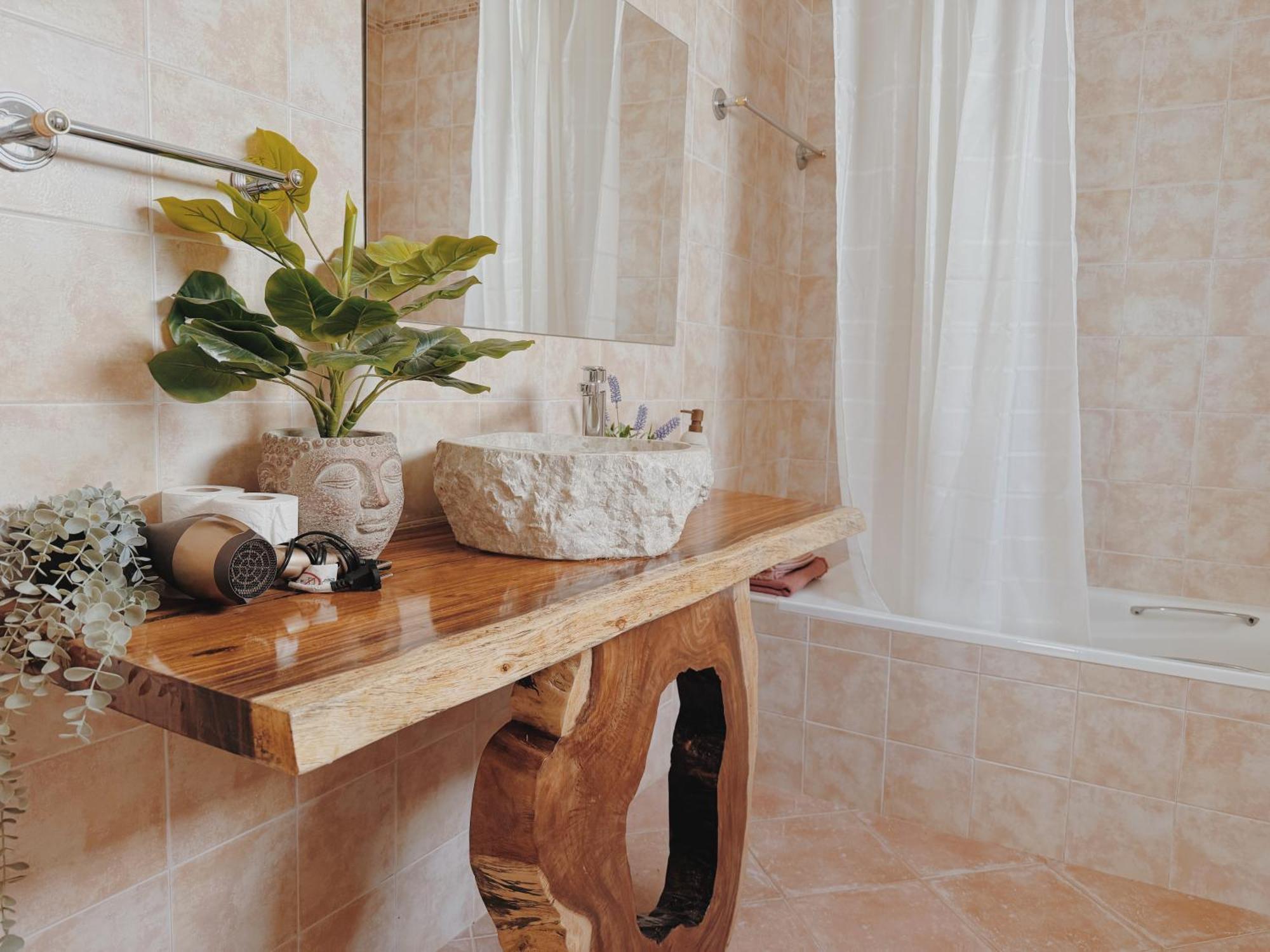 Coastal Garden Paradise Retreat- 6 Min From The Beach Charneca  Εξωτερικό φωτογραφία
